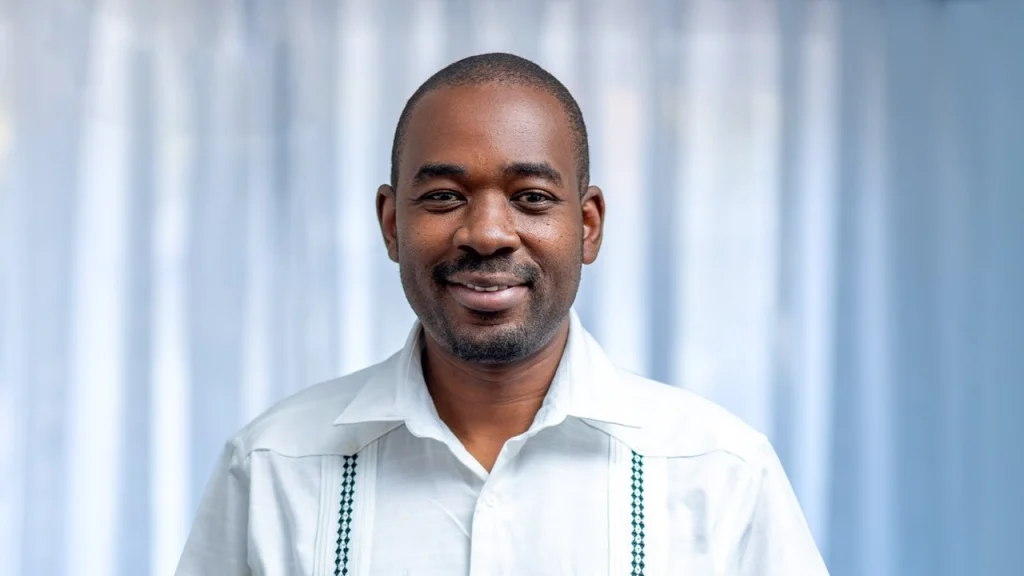 Young and vibrant Zimbabwean opposition leader Nelson Chamisa dumps the CCC.