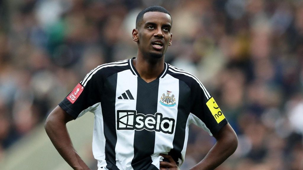 Newcastle Striker Isak Targeted in Professional Burglary Raid