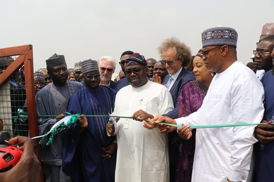 Nigeria Launches 990kW Solar Mini-Grid to Power 3,900 Households in Lambata