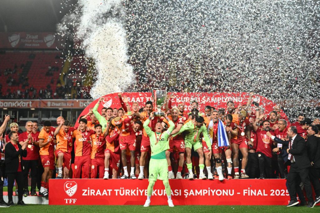 Osimhen Sets Record, Galatasaray Wins First Cup in 6 Years