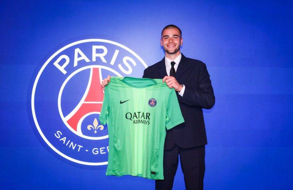 PSG Sign Lucas Chevalier from Lille.