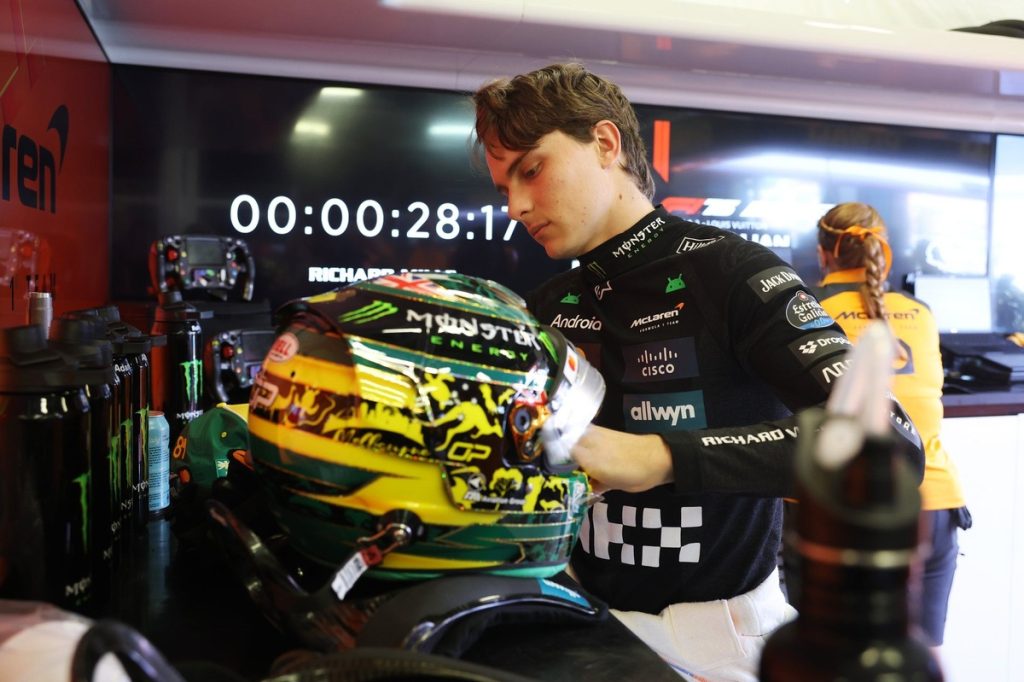 Piastri Takes the Blame After Costly Error at Australian Grand Prix