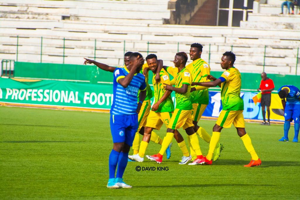 Nasarawa United Fan Stabs Plateau United Player After Match