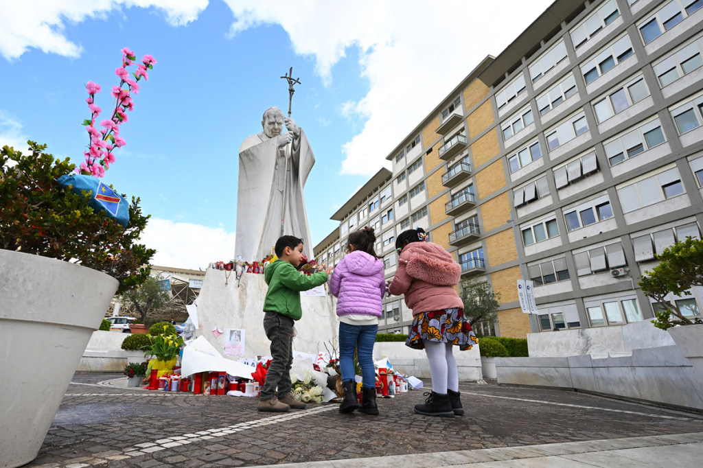 Pope Francis Admits Frailty, Calls Body 'Weak'