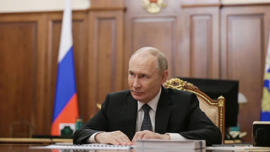 Putin and Starovoit (News Central TV)