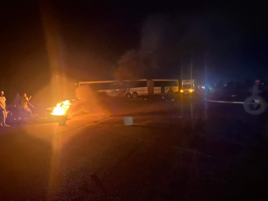 Residents of Mangweni in Nkomazi (News Central TV)