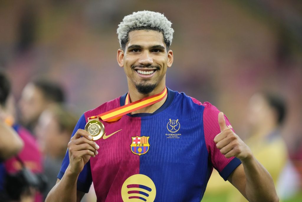 Ronald Araujo Signs New Barcelona Deal Until 2031