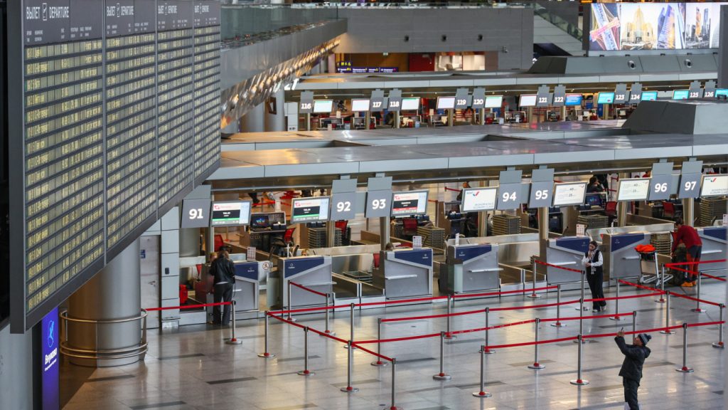 Russia Releases Footage of US Man Arrested Over Cannabis Gummies at Moscow Airport