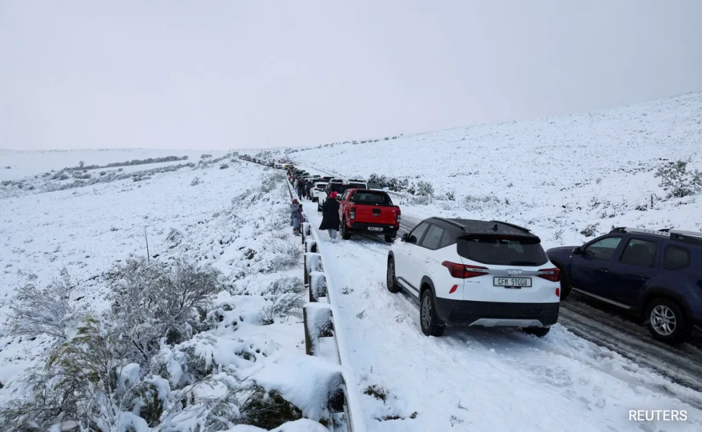 Severe Cold Front Brings Snow, Causes Fatal Accidents in South Africa