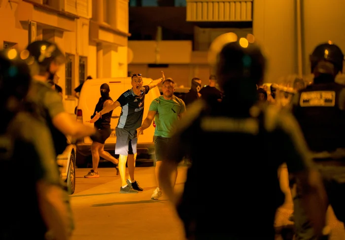 Spain: Eight Arrested After Anti-Migrant Unrest