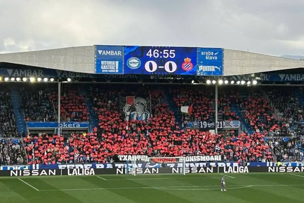 Spanish Club Alaves Fans Show Red Cards to Israel in Solidarity with Palestine