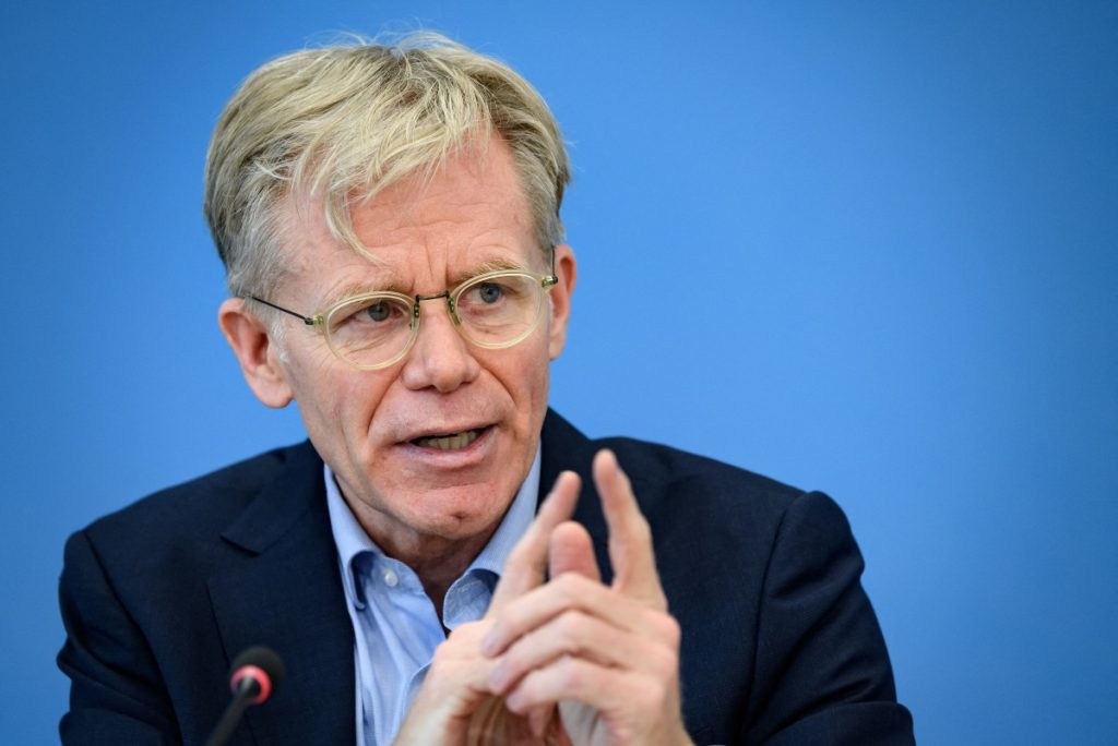 US Funding Cuts Force WHO to Shrink Management Team