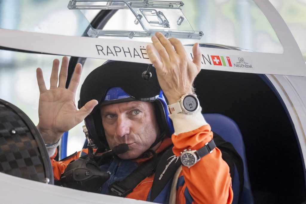 Swiss Pilot Nears Solar Plane Altitude Record
