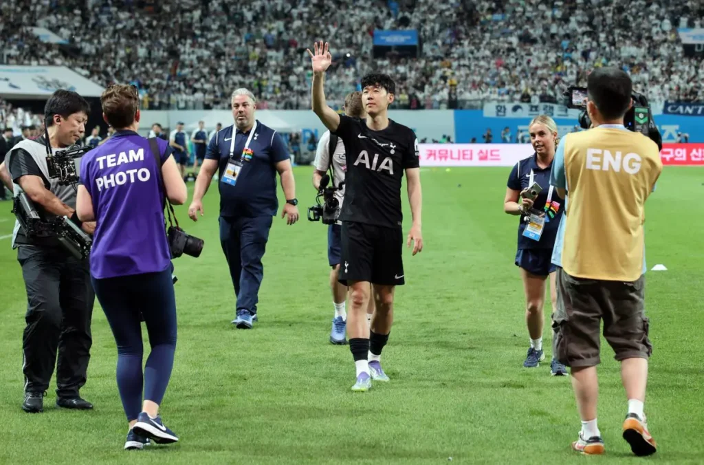 Tearful Son Heung-min Bids Farewell to Spurs