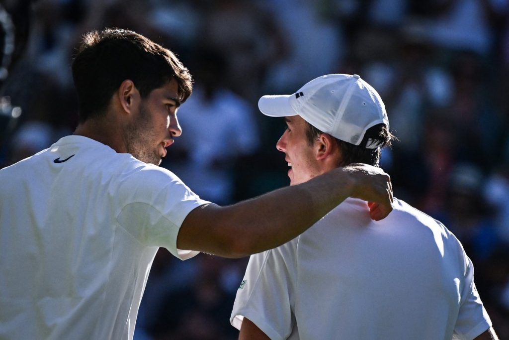 Alcaraz Dominates Tarvet at Wimbledon to End Fairytale