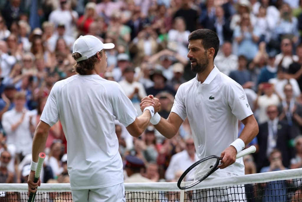Djokovic Downs De Minaur to Keep Wimbledon Dream Alive