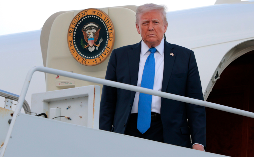 Trump Faces Backlash Over Qatari Jet 'Gift' for Air Force One Use