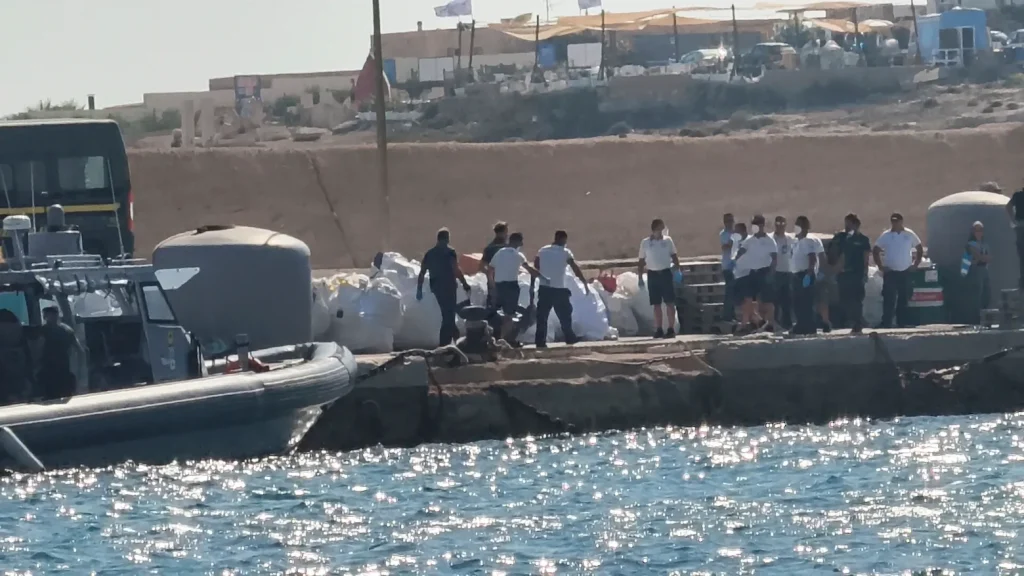 Two Boats Sink Near Lampedusa, Kills 22