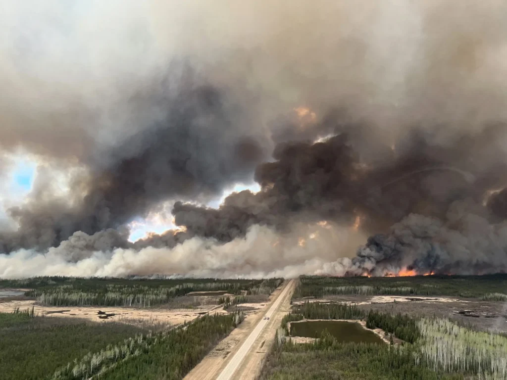 Two Dead, 1,000 Evacuated Over Deadly Wildfire in Manitoba