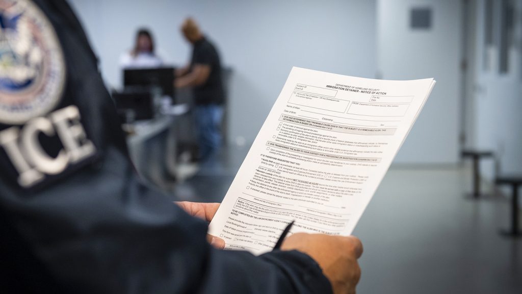 US Immigration Crackdown Sees Thousands Lose Legal Status, Work Rights