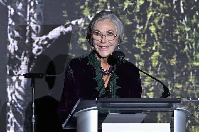 World's Richest Woman Alice Walton and Brother Lose $5.4 Billion