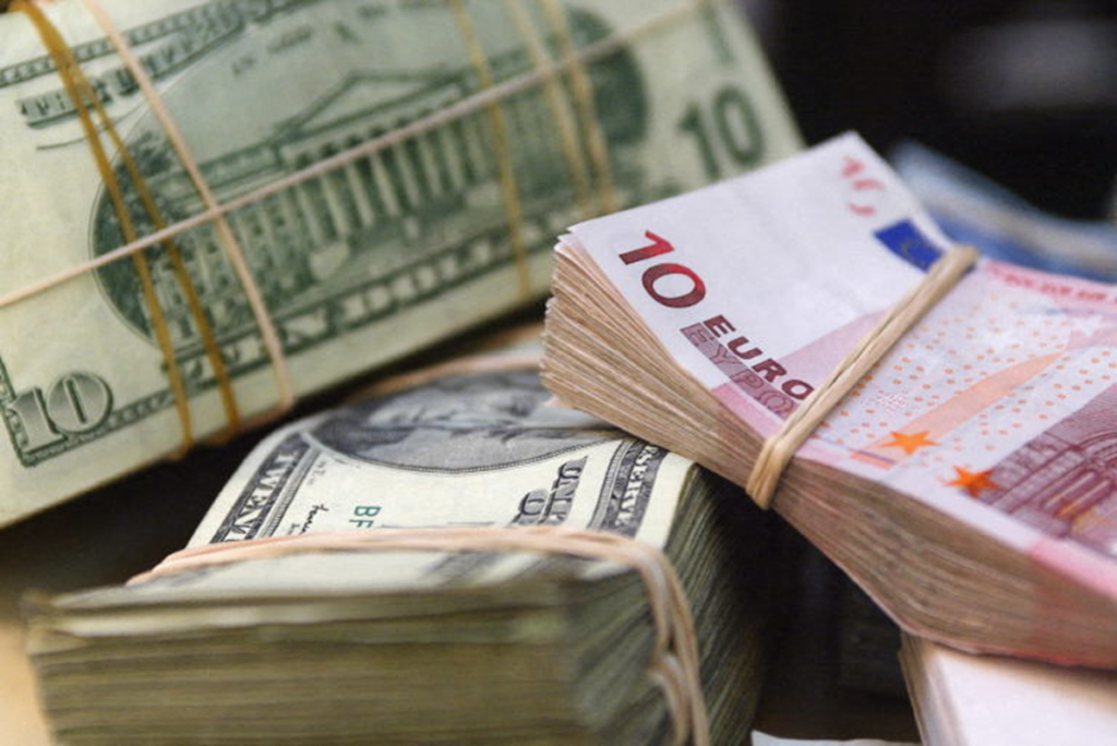 India's Central Bank to Stabilise the Rupee as it Increases Interest Rates