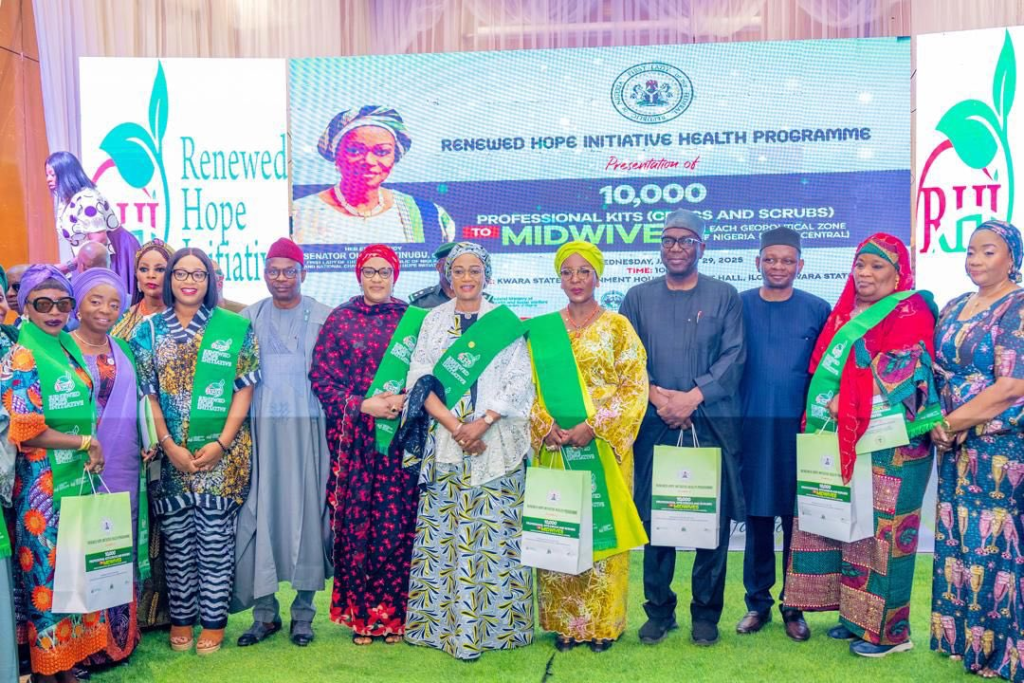 Maternal Mortality: Nigeria's First Lady Distributes Professional Kits to Midwives