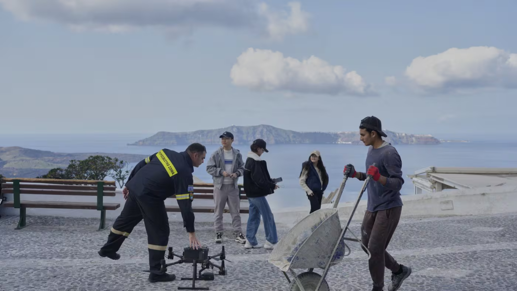 Santorini Evacuates Residents Following Intense Seismic Activity