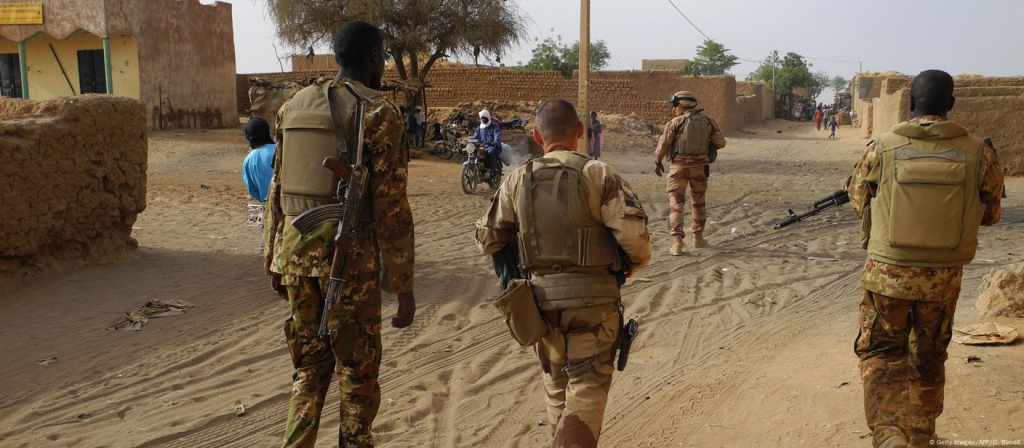 Four Wounded in Suspected Jihadist Attack on Mali Minister’s Convoy

Photo: DW