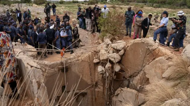 Stilfontein Tragedy: 90 Bodies of Illegal Miners Remain Unclaimed
Photo: BBC