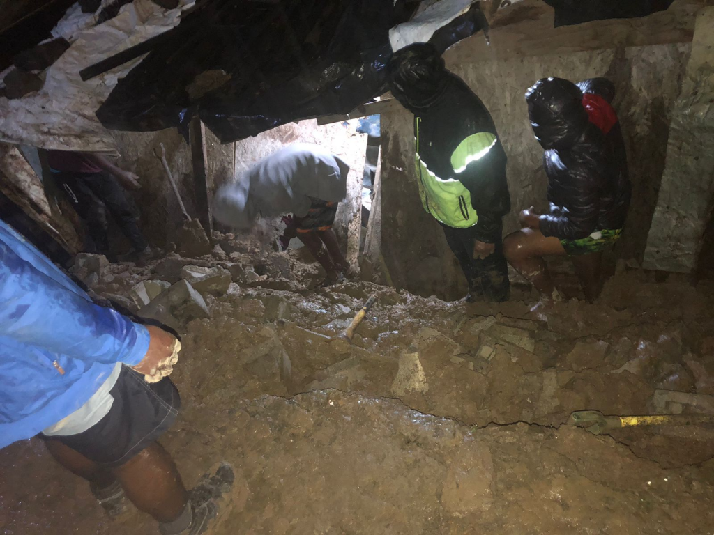 Six Confirmed Dead After Mudslides Hit South Africa's KwaZulu-Natal
Photo: Kaya News