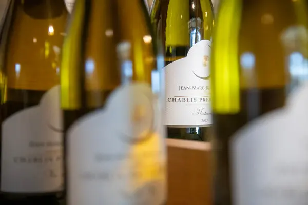 U.S President Donald Trump Threatens 200% Tariff on EU Alcohol

Image: The New York Times