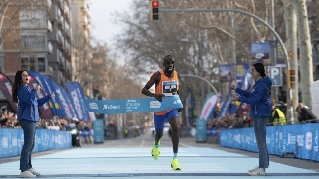 Jacob Kiplimo Sets New Half-Marathon World Record