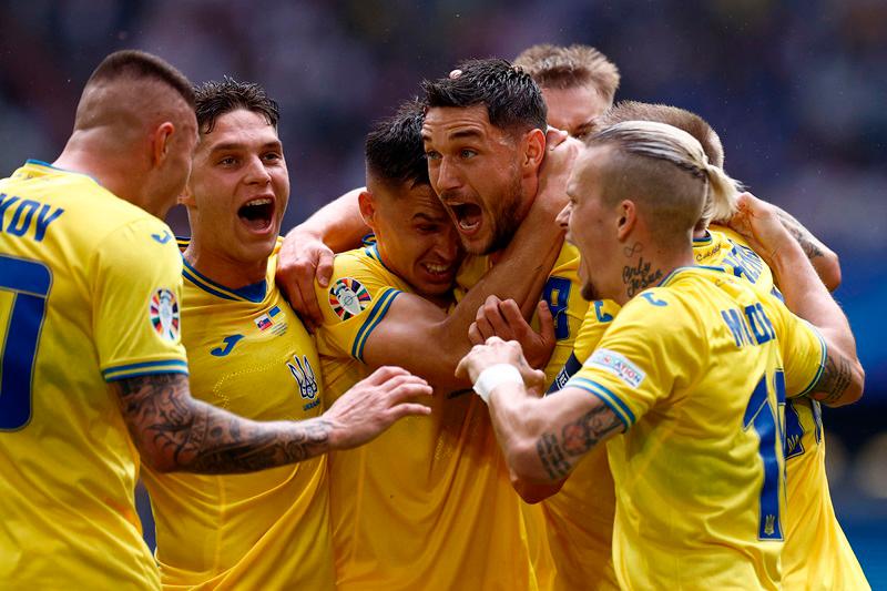 Ukraine beat Slovakia 2-1